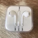 Apple Headphones Photo 0