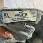 Hollister  Curvy Hi Rise Mom Jeans Photo 4