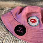 No Boundaries  Pink Bucket‎ Hat With Patches Photo 2