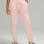 Lululemon Scuba High-Rise Jogger Photo 0