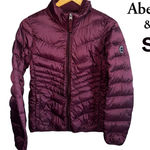 Abercrombie & Fitch  Women's Puffer Jacket Lightweight Down Insulated Maroon S Photo 0