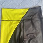 Zyia  Active yoga pants. Photo 3