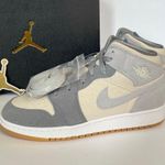 Nike Air Jordan 1 Mid Shoes Photo 0