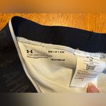 Under Armour NWOT  Loose Athletic Shorts Heat Gear Photo 1