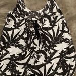 5/48 Black and White floral tank top tie back S Photo 3