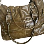 Barr & Barr Genuine Olive Green Leather Crossbody Shoulder Bag. Very subtle. Photo 2