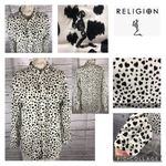 Religion , we live in black, Black & white shirt NWOT size large Photo 2