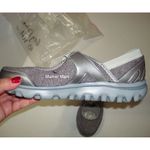 New Propet Onalee Mary Janes Comfort Womens 10 Gray Silver Shoes Adjustable Flat Photo 4