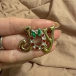 Christmas Pin Brooch ‘Joy’ Gold Color Wreath Bow Rhinestone Accents Photo 4