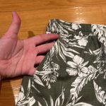 Kut From The Kloth tropical skirt size xsmall. Photo 4