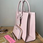 Michael Kors Set Photo 2