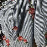 Women's Grand & Greene Floral Embroidered Shirt Size Medium Blue & White Photo 2