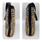 Burberry LONDON Nova Check Shoulder Bag
PVC Leather Beige Photo 8