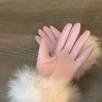 Pink cashmere lined leather gloves with rabbit fur trim Photo 2