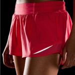 Lululemon Hotty Hot Low-Rise Lined Shorts 2.5” Glaze Pink Sz6 Rare Retired Color Photo 5