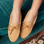 Minnetonka Women's Pile Lined Hardsole Moccasins Size 6 NEW Photo 0