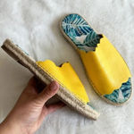 J. McLaughlin  Aries Yellow Scalloped Espadrille Slip On Sandals Size 8 Photo 0