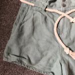 Veronica Beard Jeans Karter Belted Paperbag Shorts in Green Size 0 Cotton Linen Photo 4