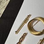 Monet Lot Of 4 Gold Tone All Signed Brooch Pins Avon Napier 2  Photo 2