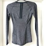 Lululemon Heathered Black Pace Pusher Long Sleeve Tee, Size 2 Photo 7