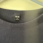 Uniqlo Women's Dark Gray Ribbed Short Sleeve Top Photo 2