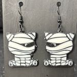 Mummy Cat Dangle Earrings – Spooky Cute Halloween Style Black Photo 1