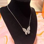 Super cute sparkly butterfly necklace Silver Photo 4