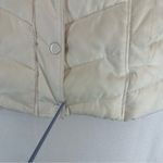 Gap  Sleeveless Puffer Vest Jacket Button Zipper Women’s Medium White Photo 4
