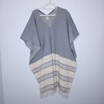Tribe Alive  Caftan Poncho in gray and white Photo 3