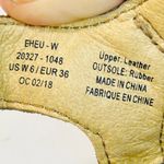 OluKai 'Eheu Thong Sandal in Kona Coffee Brown Leather size 6 Tan Photo 7