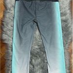 GapFit gFast Striped Gray/Aqua Ombré Capri Leggings Size Medium Photo 2