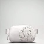 Lululemon NWT 1L Vapor White with Studded Logo Everywhere Belt Bag Photo 2