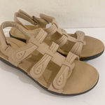Clarks EUC  Collection Leisa Vine Beige Leather Strap Slingback Sandals Size 11M Photo 0