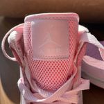 Nike Air Jordan 1 Mid Photo 2