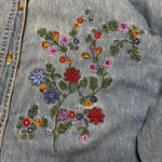 Vintage Cool Blues Floral Embroidered Floral Denim Buttondown size S Oversized Blue Photo 2