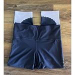 Athleta  Scalloped Lasercut Tight Capri Legging Sz:Medium‎ Plum/Dusk Pink EUC Photo 1