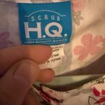 Scrub H.Q. Snap Front Floral Long Sleeve Light Weight Scrub Jacket Size Small White Photo 2