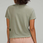 Lululemon  Lightweight Cinched Hem Hiking T-Shirt Photo 0