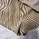 Japna  Skirt Shorts with an elastic waist in back size large Photo 3