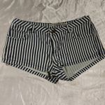 Universal Threads Thread Universal Striped Low Rise Jeans Shorts  Photo 0