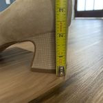 NYDJ  Women's Beige Suede Block Heel Pumps size 8.5 Photo 8