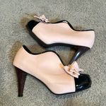 Women’s Pink & Black High Heels Pumps Bow Design Slip On Size 7.5 (39CN) NEW Photo 4