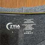Zyia  Active Woman’s Performance Long Sleeve Gray Thumbhole Tee Size Large Photo 3