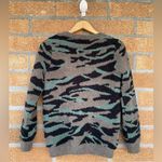 Barefoot Dreams  cozychic seasode crew neck pullover green camo small Photo 6