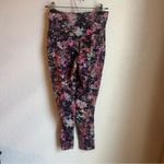 Lululemon  Base Pace High-Rise Crop 23"
Stencil Blossom Red Multi Photo 5