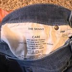 Ann Taylor  The Skinny Jeans Women Size 0 Embroidered Flower Hem‎ Cropped Raw Hem Photo 3