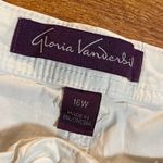 Gloria Vanderbilt white pixie capris Size 16W Photo 2