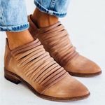 Free People EUC Leather Lost valley Ankle
Booties Brown Size 8.5 Photo 0