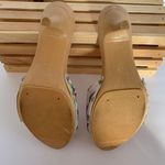 Vintage Tan/White Trendy Wood Mimic Heels Floral Sandals Tan Size 6 Photo 4