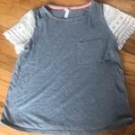 Xhilaration T-shirt Photo 0